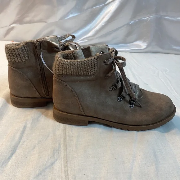 Cat&jack girls Taupe color boots size 5 new - Picture 2 of 4